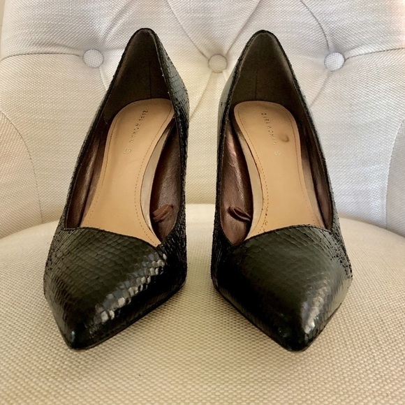 Zara Woman. Snake Embossed Stiletto Heels. Black. Size 39 (US size 8) - Picture 3 of 12